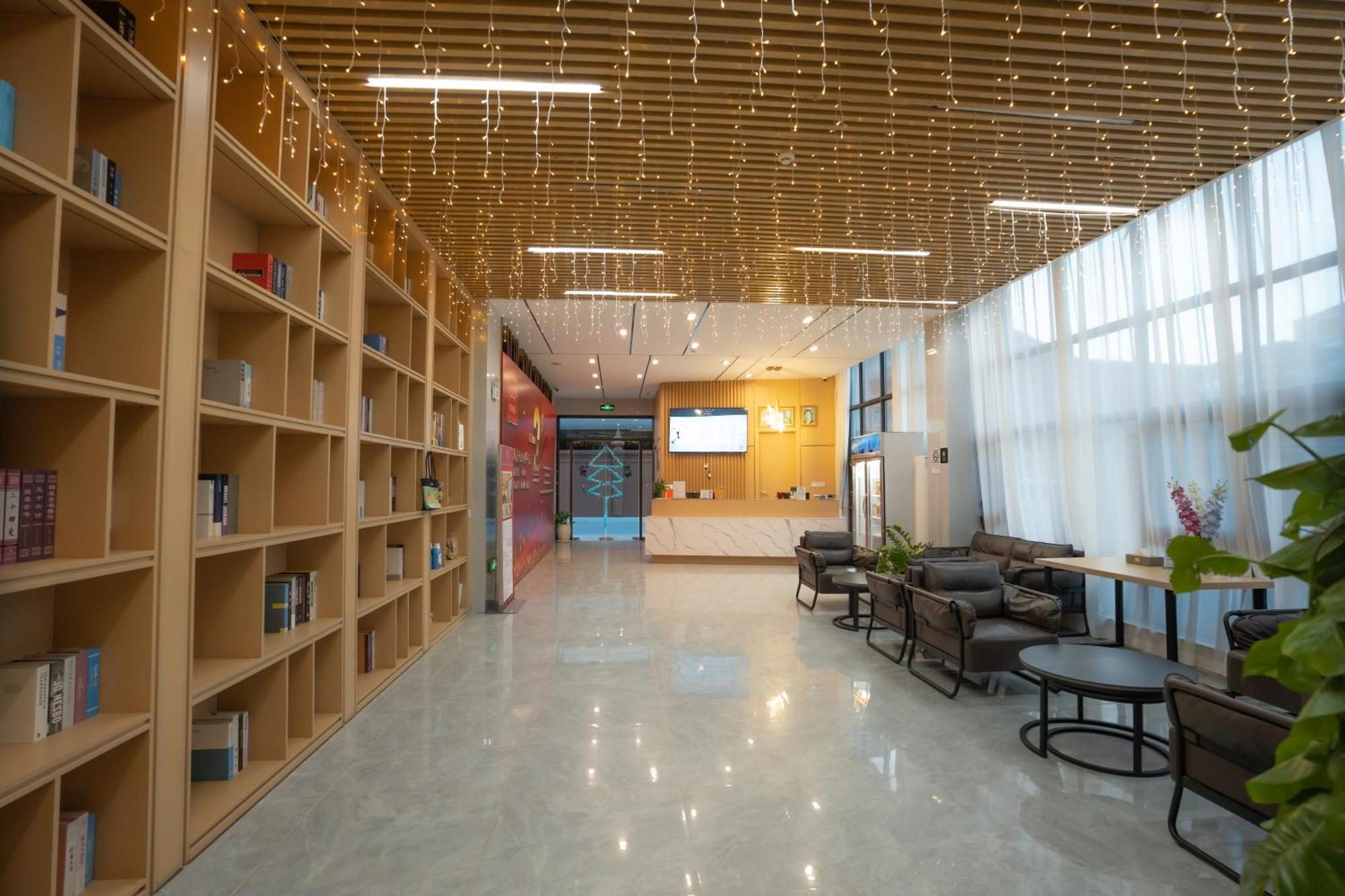 Ark Hotel Phnom Penh Esterno foto