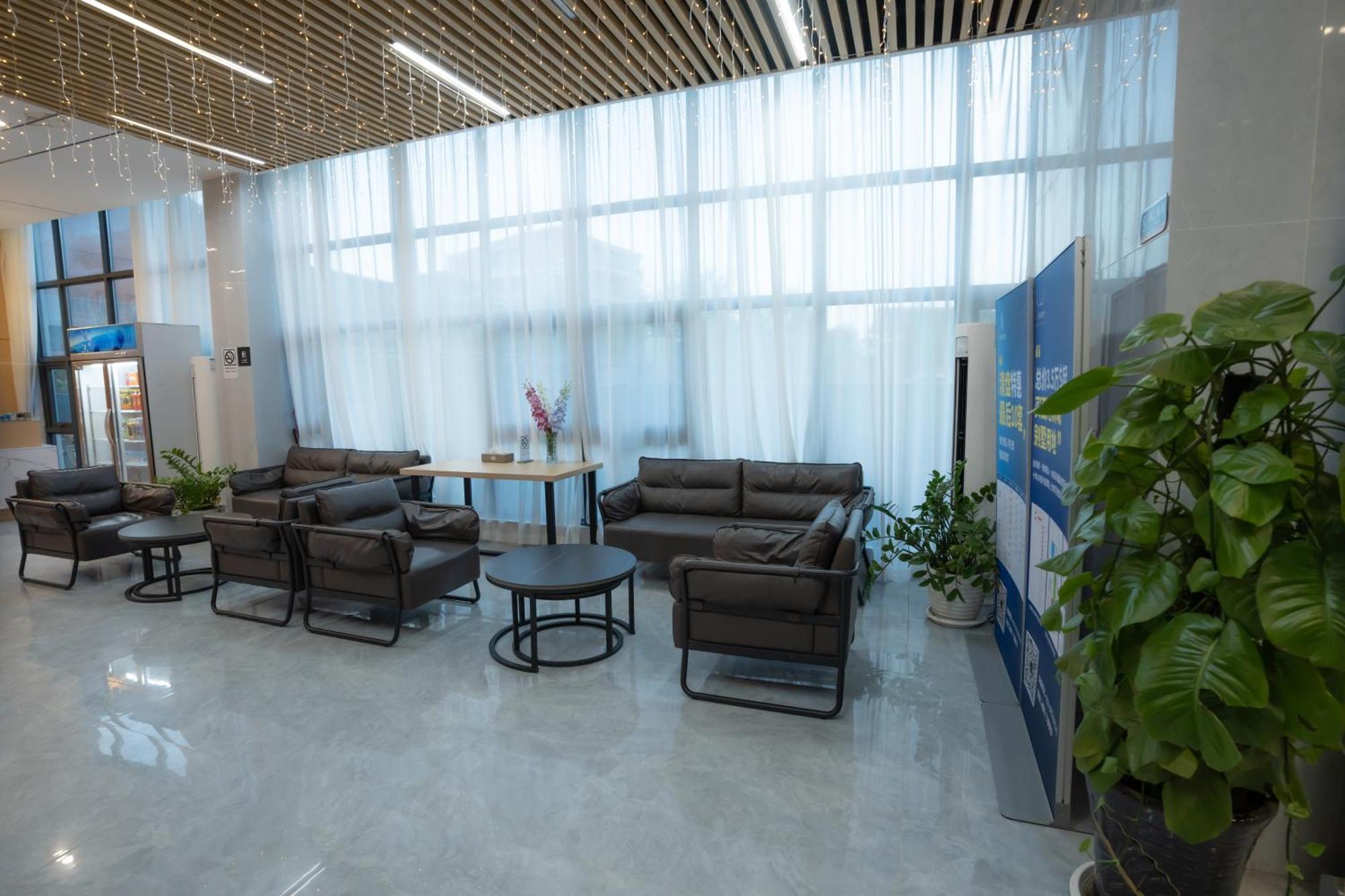 Ark Hotel Phnom Penh Esterno foto